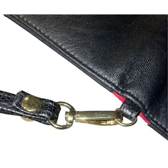 Tutilo New York Wristlet Wallet - Picture 4 of 9